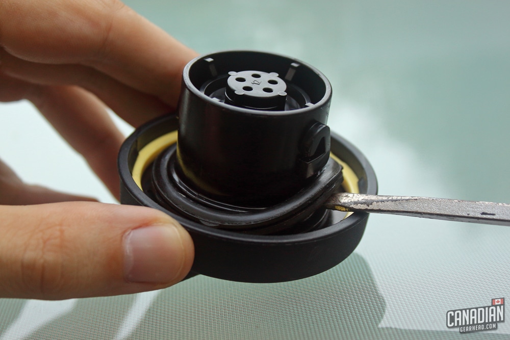 Removing rubber seal on gas cap