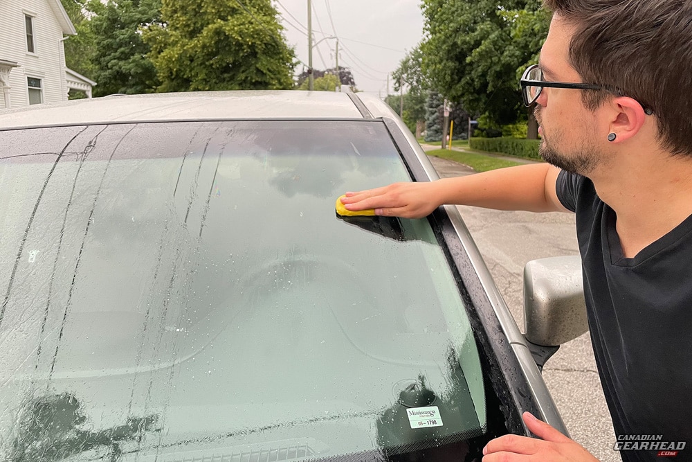 Deep cleaning a windshield
